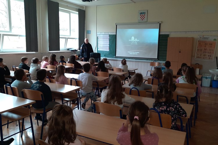 Slika /CIVILNA ZAŠTITA/EDUKACIJE/Edukacija djece Varaždin/Edukacija djece 16.11_VŽ.jpg